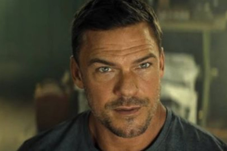 Alan Ritchson sustituiría a Jason Momoa en la adaptación cinematográfica Helldivers de Sony Pictures